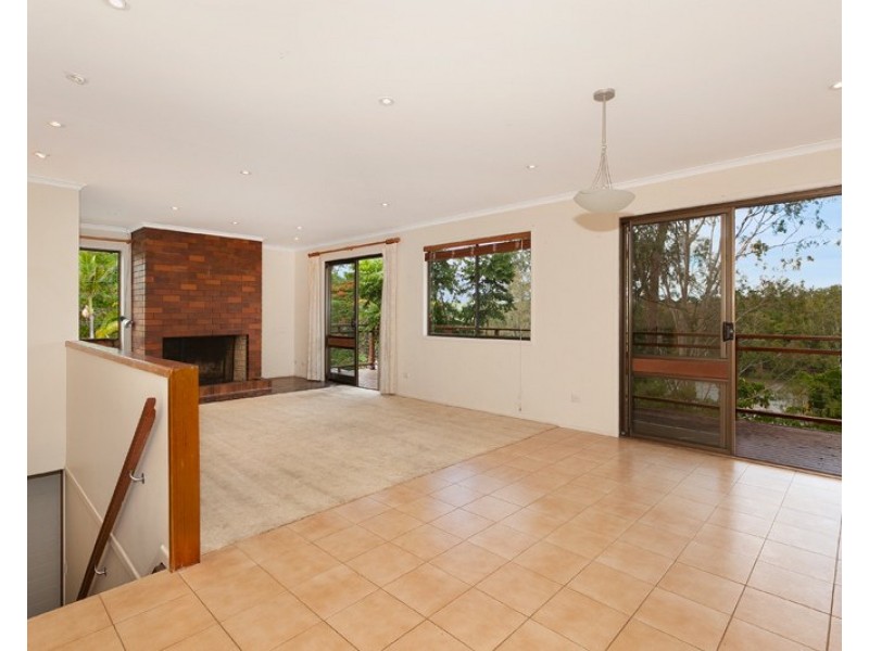 4 Jingara Court, Karana Downs QLD 4306