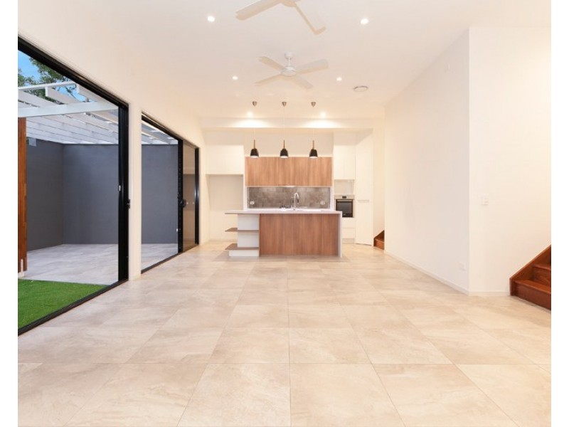 1/23 Albert Street, Woolloongabba QLD 4102
