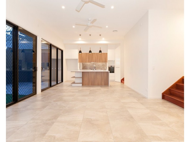 1/23 Albert Street, Woolloongabba QLD 4102