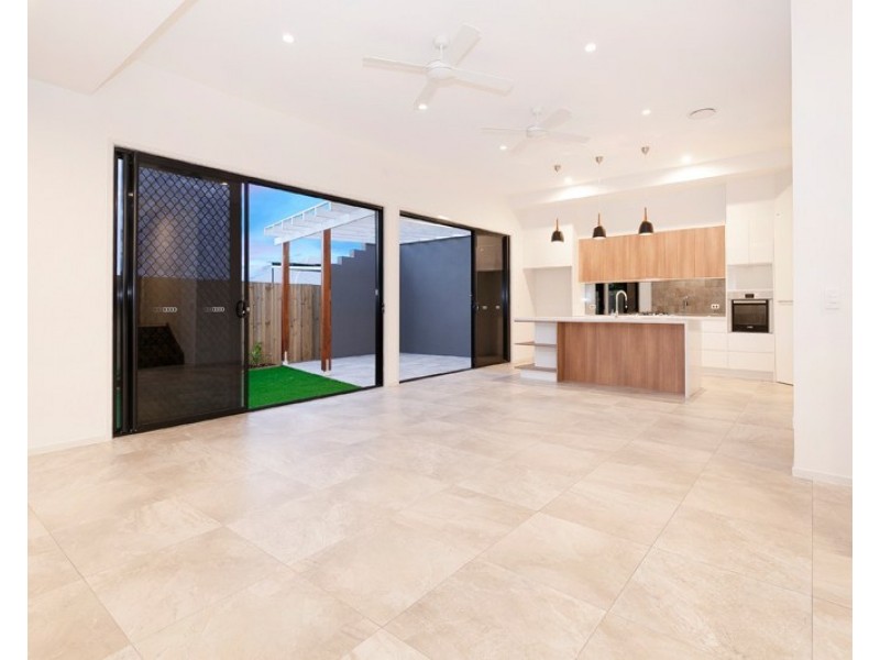 1/23 Albert Street, Woolloongabba QLD 4102