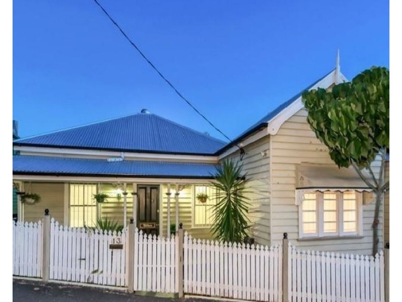 13 York Parade, Spring Hill QLD 4000