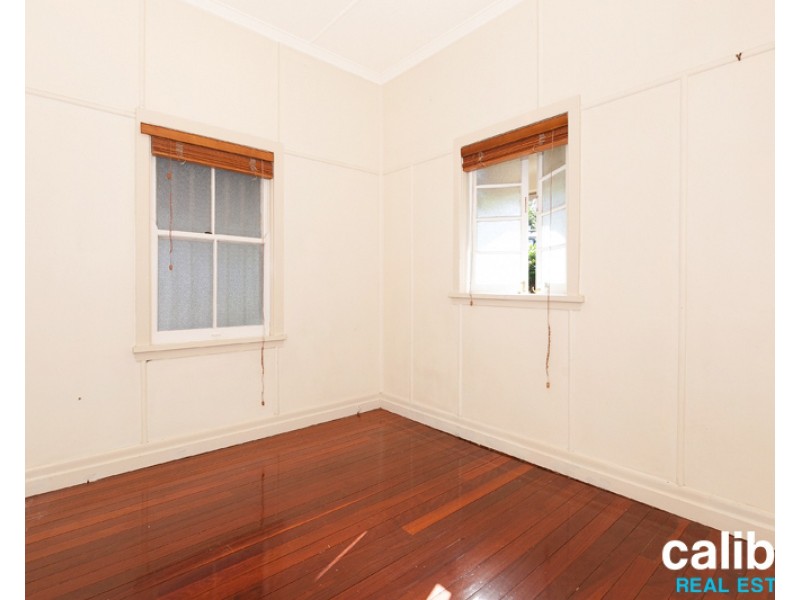 13 York Parade, Spring Hill QLD 4000