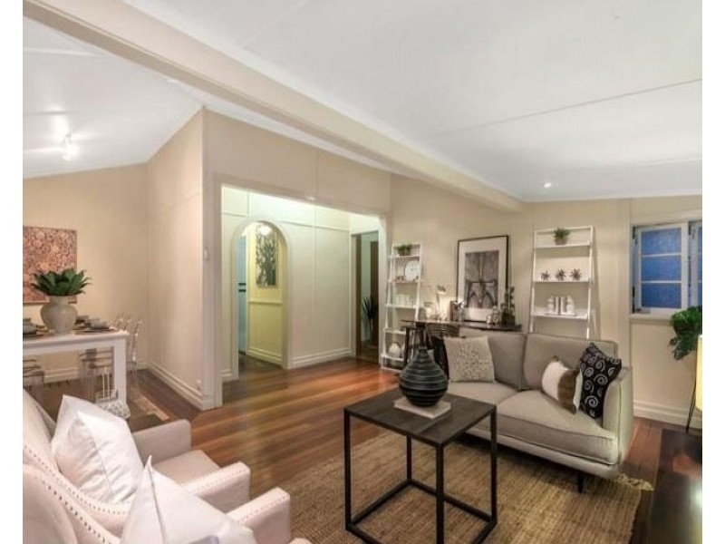 13 York Parade, Spring Hill QLD 4000