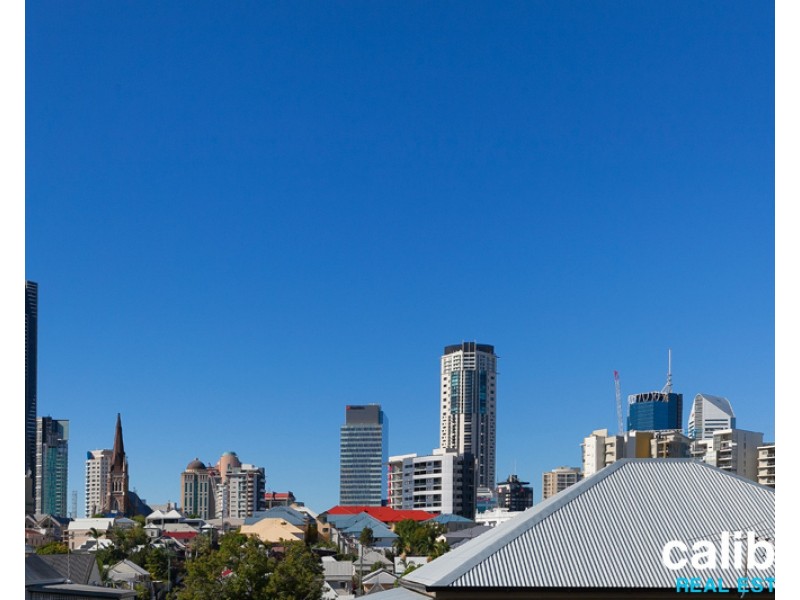 13 York Parade, Spring Hill QLD 4000