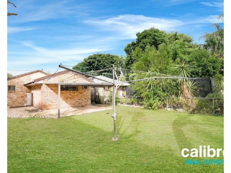 22 Landsdowne Street, Coorparoo QLD 4151