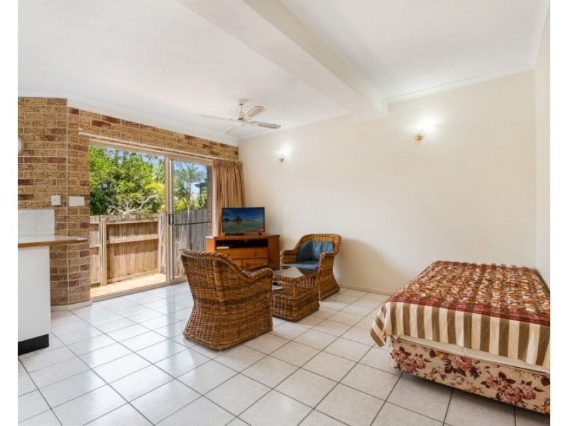 2/1 Barooga Crescent, Mooloolaba QLD 4557