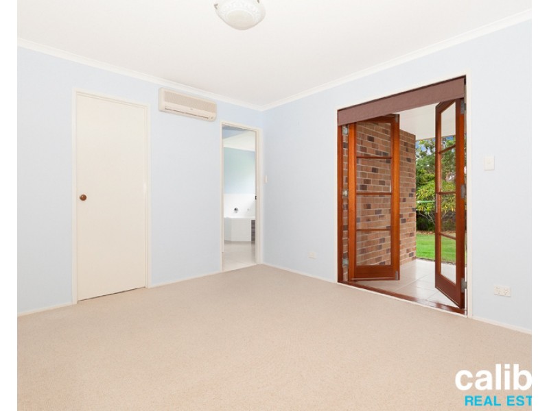 35 Campbell Crescent, Bellbowrie QLD 4070