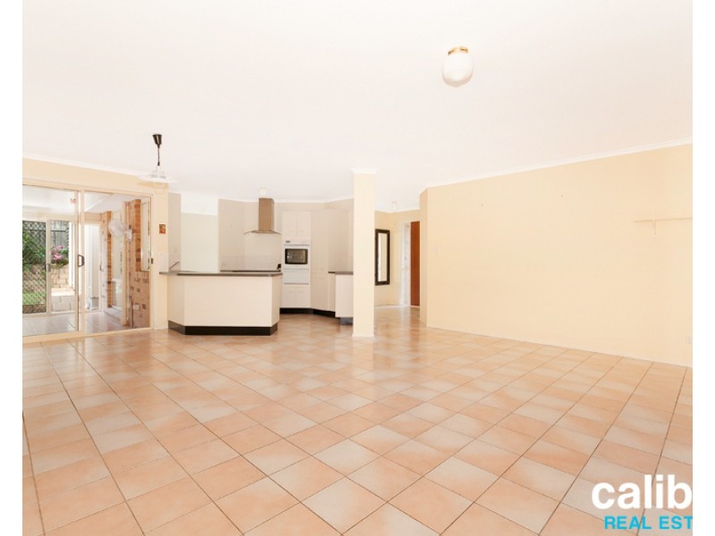 35 Campbell Crescent, Bellbowrie QLD 4070