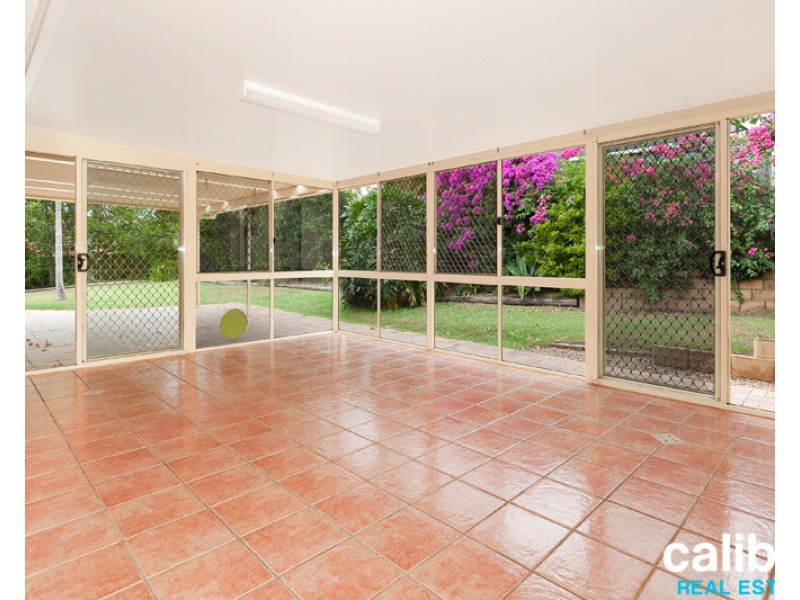 35 Campbell Crescent, Bellbowrie QLD 4070