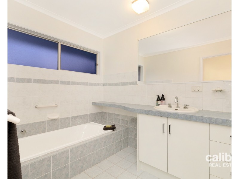 8 Tallawong Place, The Gap QLD 4061
