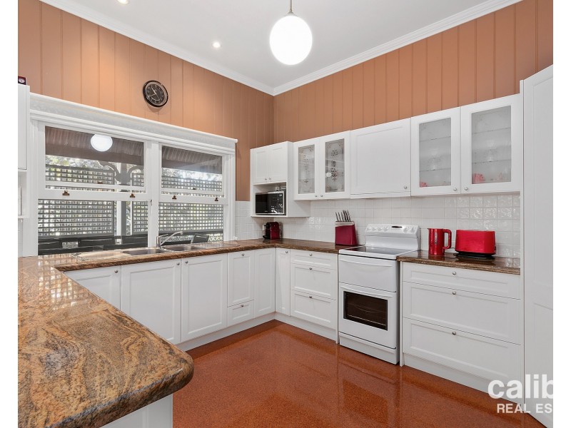 21 Rosewood Street, Bardon QLD 4065