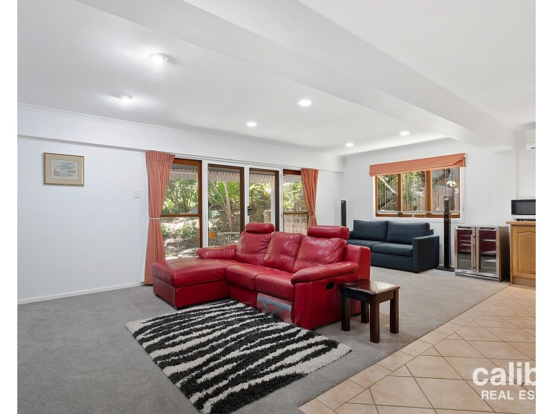 21 Rosewood Street, Bardon QLD 4065