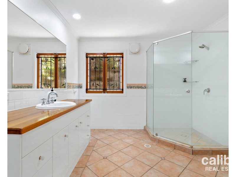 21 Rosewood Street, Bardon QLD 4065