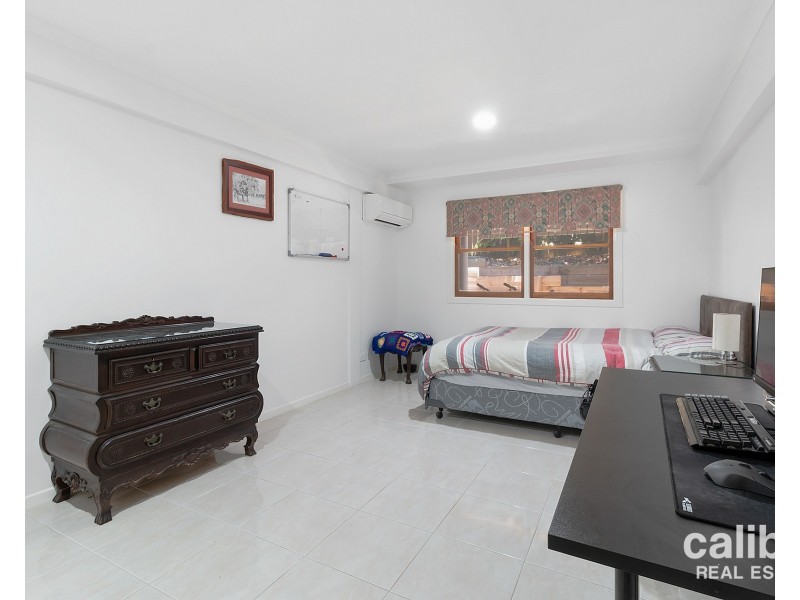 21 Rosewood Street, Bardon QLD 4065