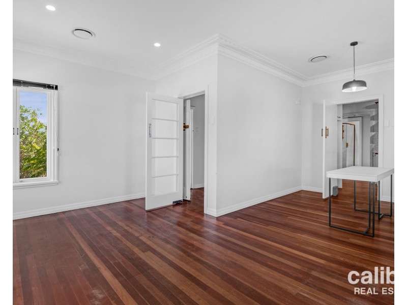 208 Edinburgh Castle Road, Wavell Heights QLD 4012