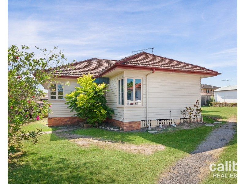208 Edinburgh Castle Road, Wavell Heights QLD 4012