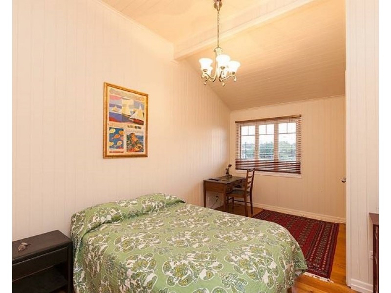 33 Lucy Street, Milton QLD 4064