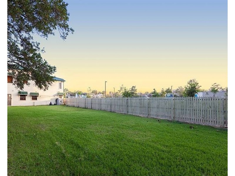 33 Lucy Street, Milton QLD 4064