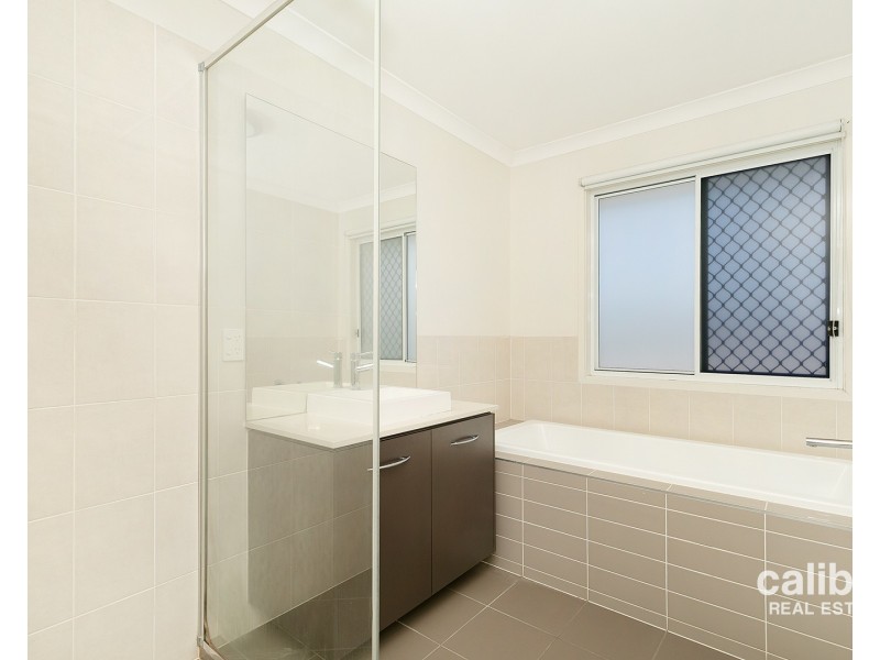 21 Taylor Place, Mackenzie QLD 4156