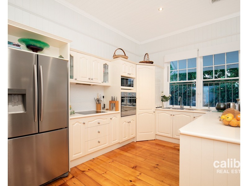 120 Simpsons Road, Bardon QLD 4065