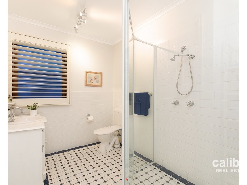 120 Simpsons Road, Bardon QLD 4065