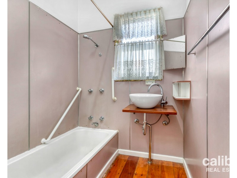 36 Earl Street, Greenslopes QLD 4120