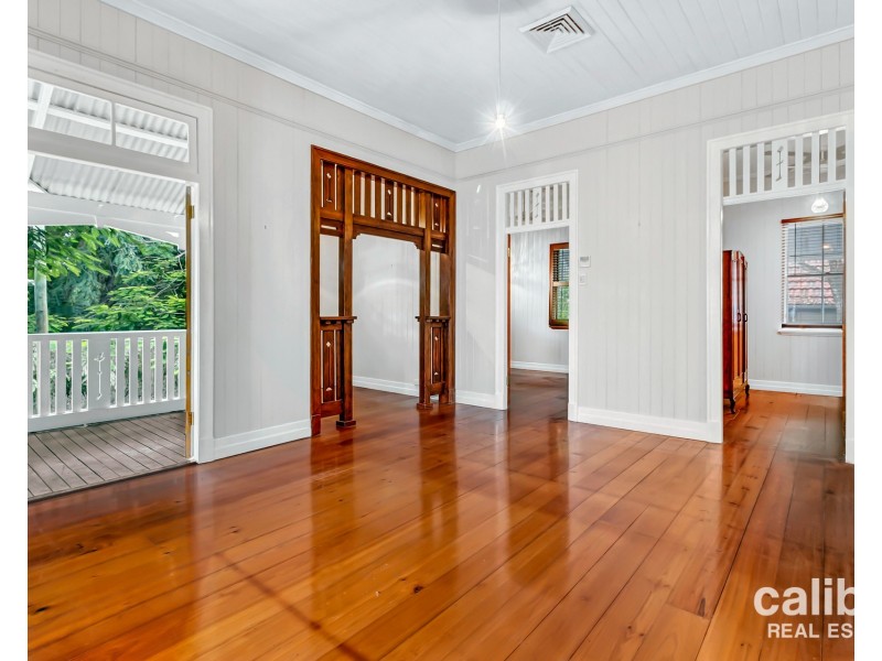 12 Moulton Street, Ashgrove QLD 4060