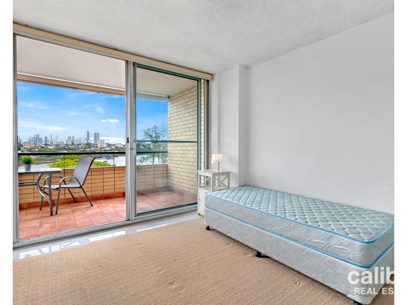 23/36 Jerdanefield Road, St Lucia QLD 4067