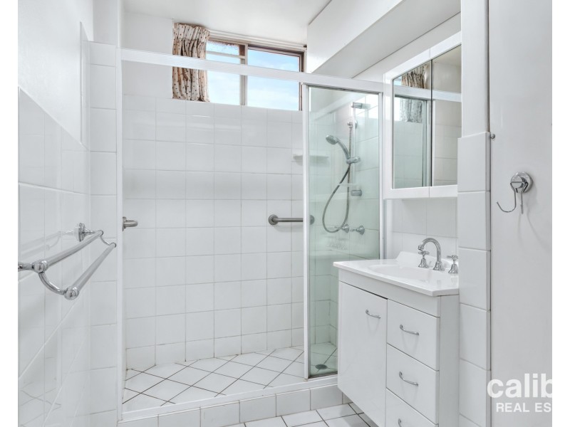 23/36 Jerdanefield Road, St Lucia QLD 4067