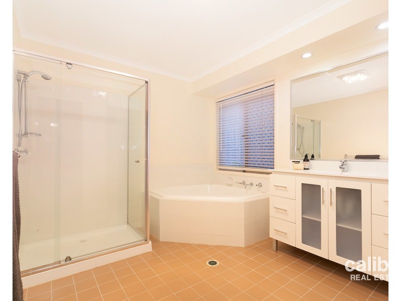 70 Carinya Street, Indooroopilly QLD 4068