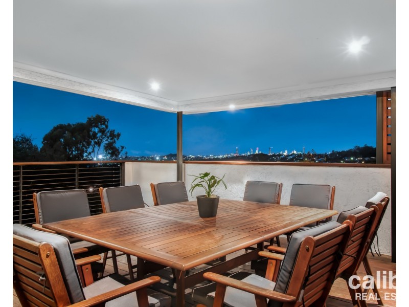 105 Redwood Street, Stafford Heights QLD 4053