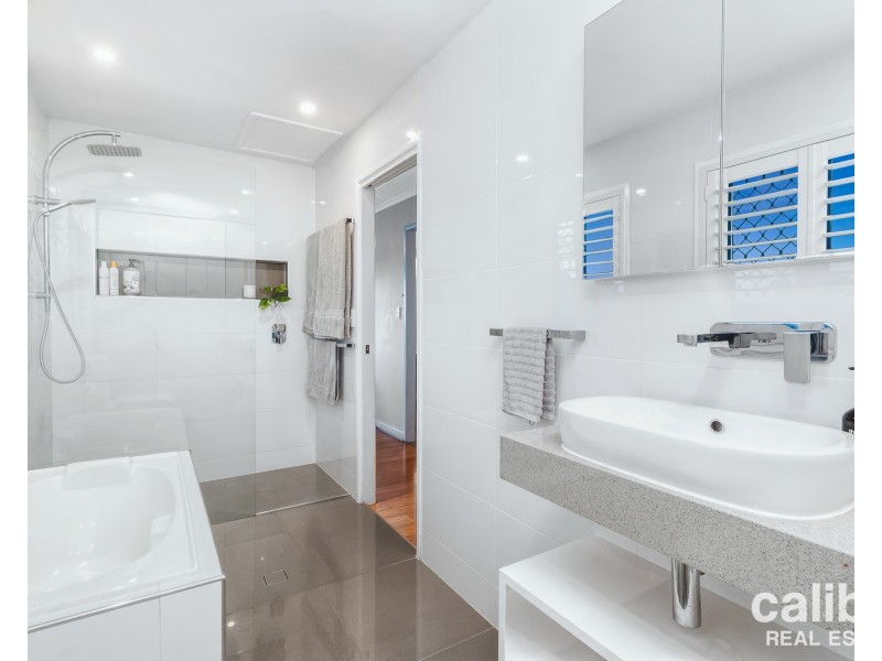 105 Redwood Street, Stafford Heights QLD 4053