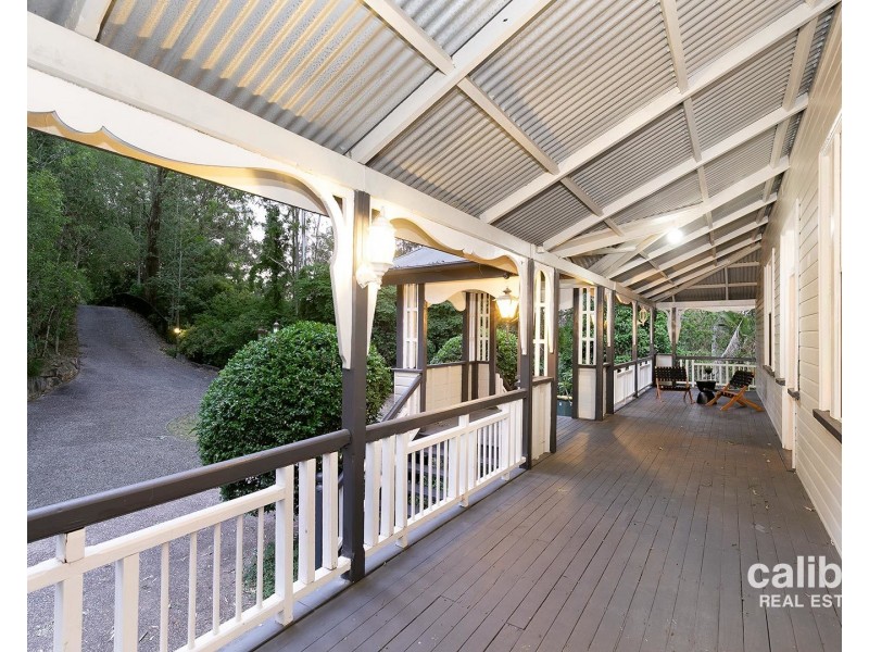 33 Riversleigh Road, Bellbowrie QLD 4070