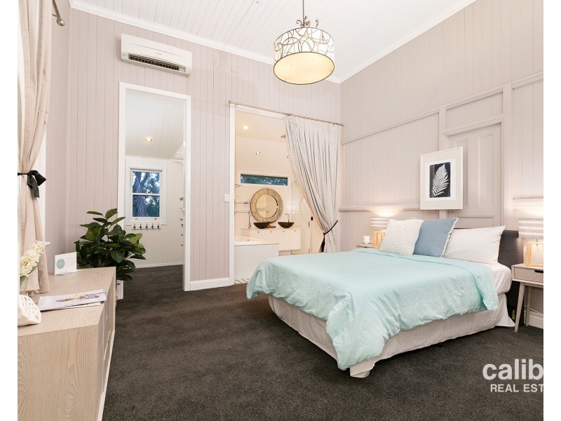 33 Riversleigh Road, Bellbowrie QLD 4070