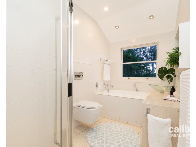 33 Riversleigh Road, Bellbowrie QLD 4070