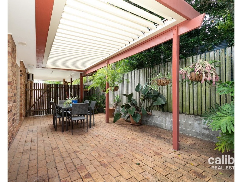 10 Lorward Avenue, Bardon QLD 4065