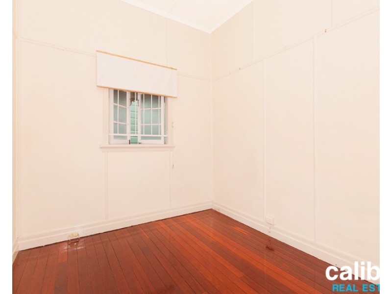 13 York Parade, Spring Hill QLD 4000