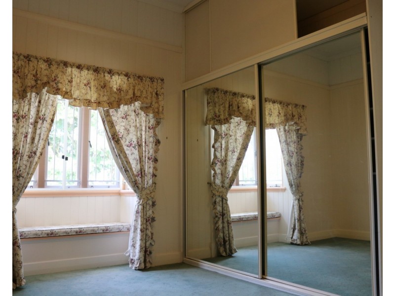 23 Randolph Street, Graceville QLD 4075