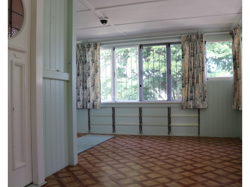 23 Randolph Street, Graceville QLD 4075