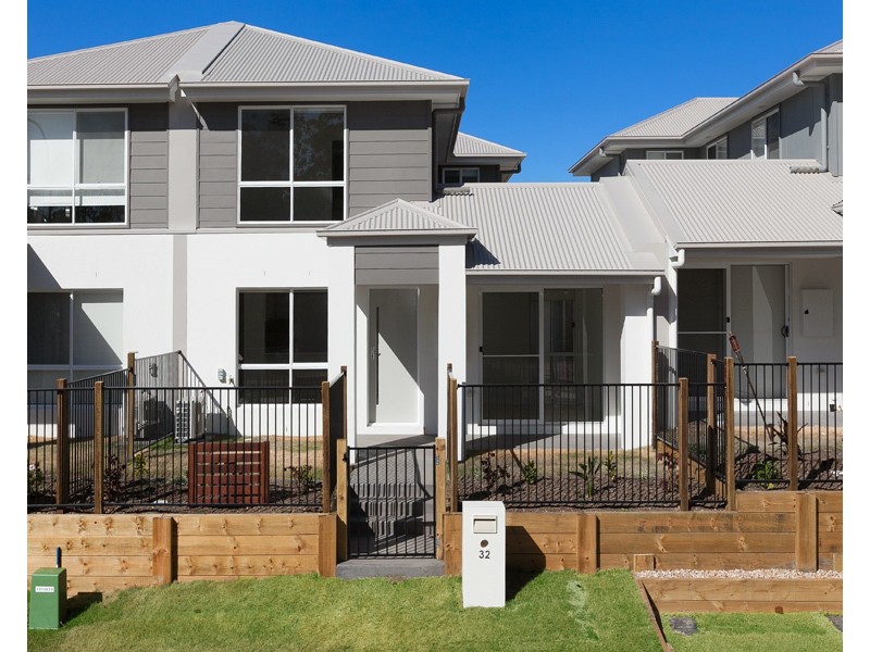 32 Parklands Drive, Springfield Lakes QLD 4300