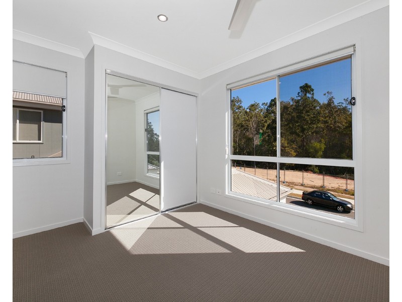 32 Parklands Drive, Springfield Lakes QLD 4300