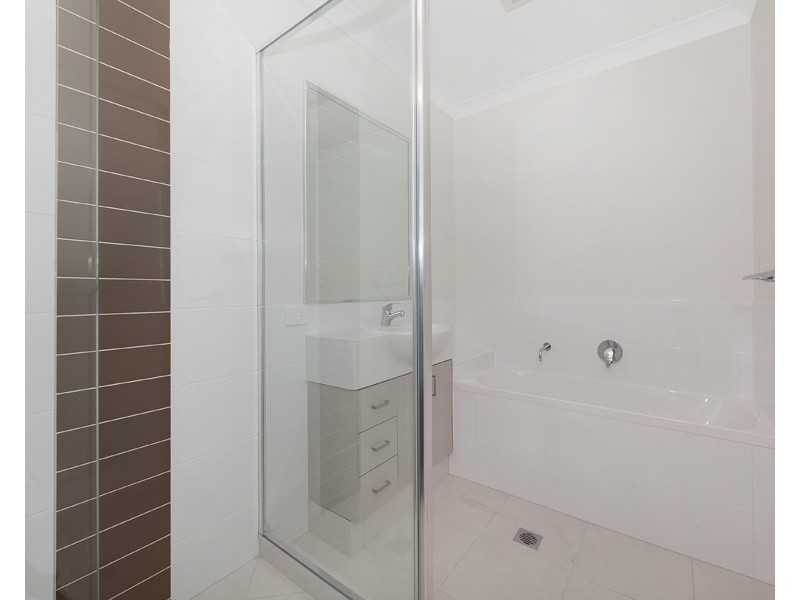 32 Parklands Drive, Springfield Lakes QLD 4300