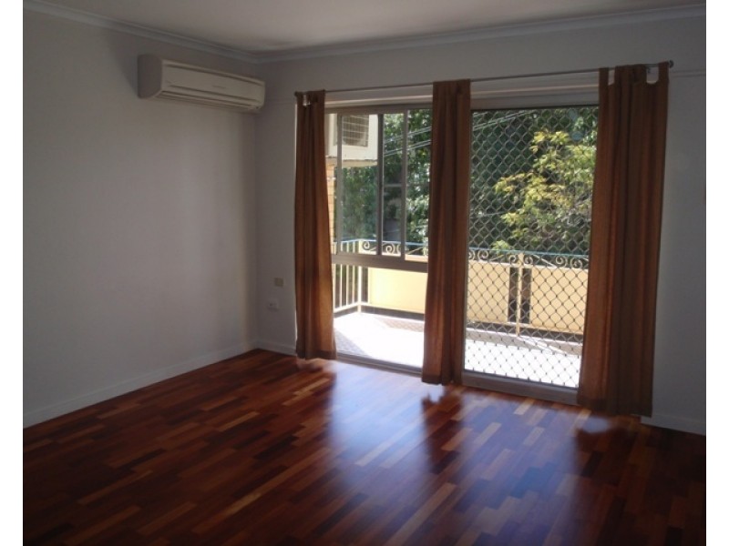 4/44 Sisley Street, St Lucia QLD 4067