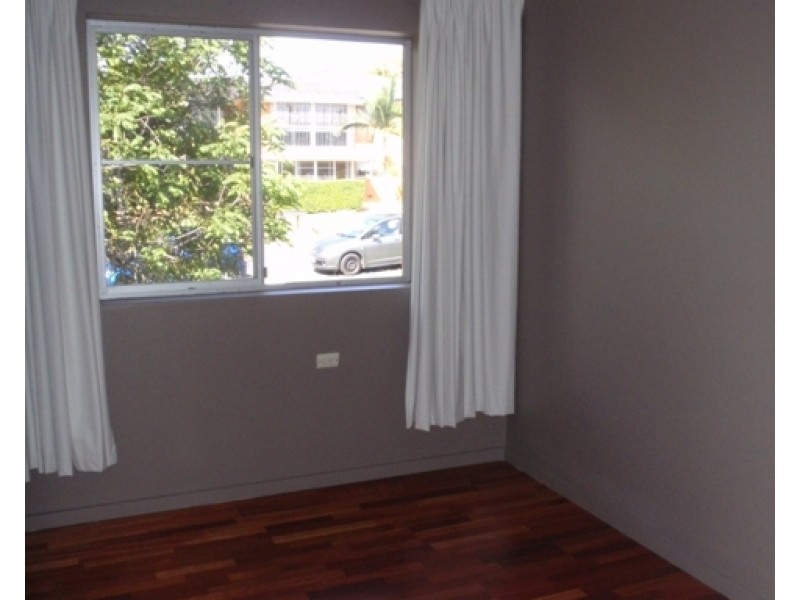 4/44 Sisley Street, St Lucia QLD 4067
