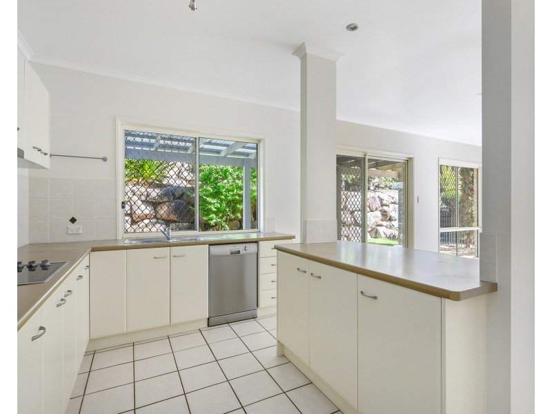 85 Selkirk Crescent, Upper Kedron QLD 4055