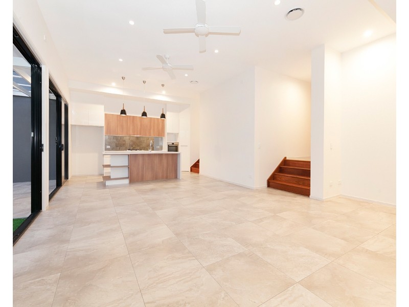 1/23 Albert Street, Woolloongabba QLD 4102