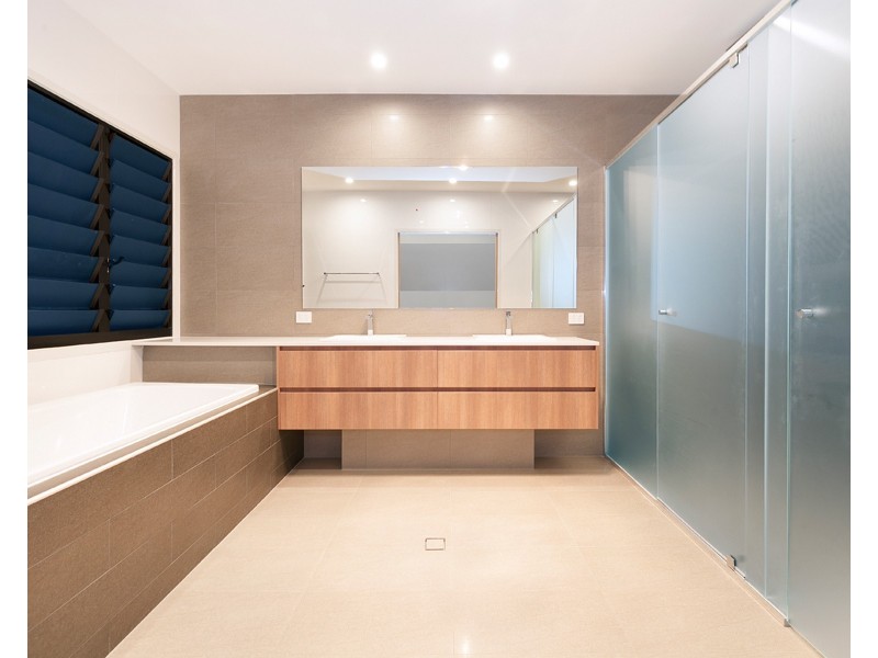 1/23 Albert Street, Woolloongabba QLD 4102