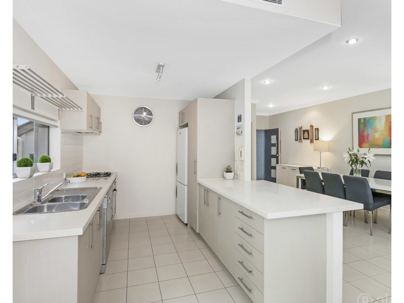 11 Houthem Street, Camp Hill QLD 4152