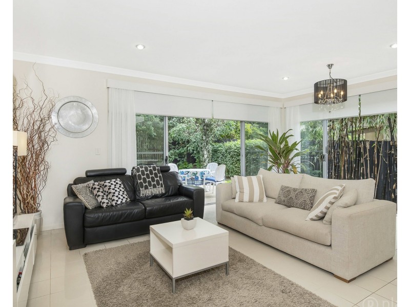 11 Houthem Street, Camp Hill QLD 4152