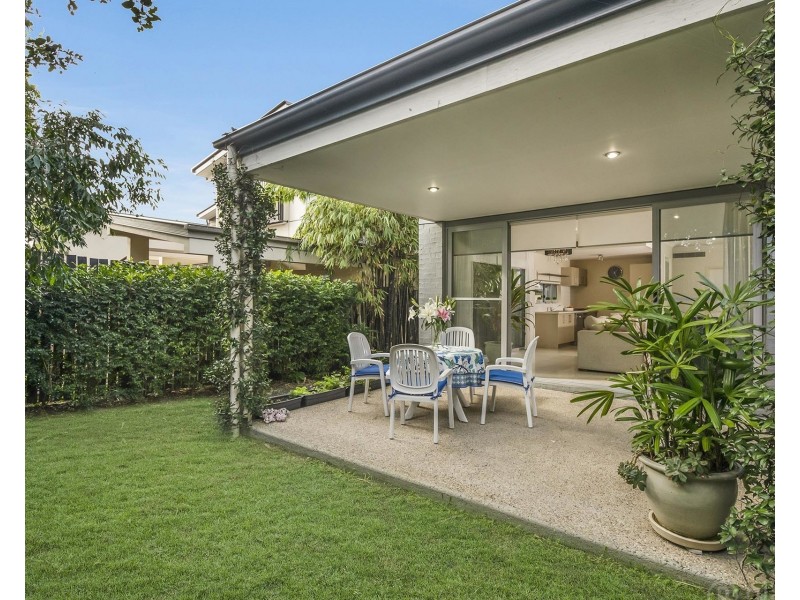 11 Houthem Street, Camp Hill QLD 4152